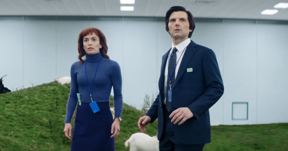 Adam Scott, Severance'ın finalini biliyor, 3. sezonda 'birçok' sürpriz olduğunu müjdeliyor