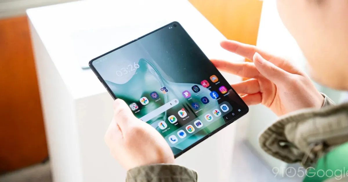 È stato annunciato il prezzo e la disponibilità del Motorola Razr Fold